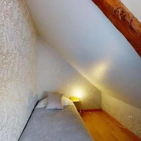 Et Cour Paradis 22 Pers Billard 20 Min * 维勒迪莱丝波利斯