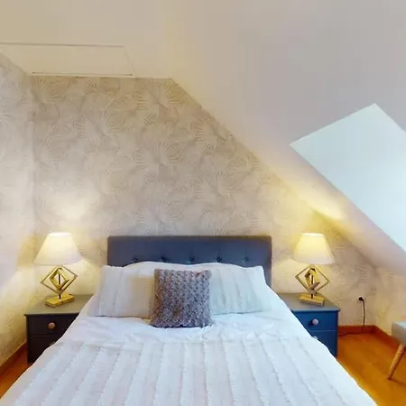 Et Cour Paradis 22 Pers Billard 20 Min 维勒迪莱丝波利斯