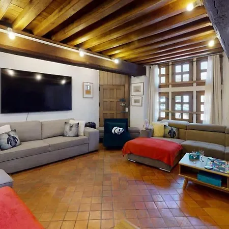 Et Cour Paradis 22 Pers Billard 20 Min * 维勒迪莱丝波利斯