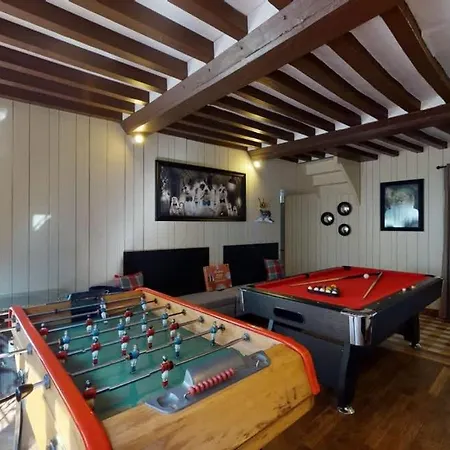 Et Cour Paradis 22 Pers Billard 20 Min 维勒迪莱丝波利斯