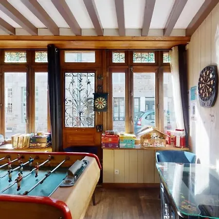 La Clef Decamp Et Cour Paradis 22 Pers Billard 20 Min
