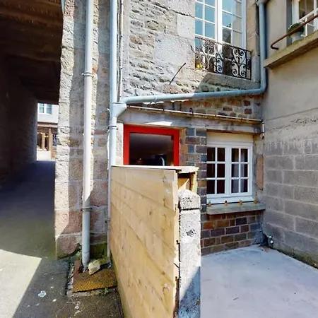 Et Cour Paradis 22 Pers Billard 20 Min