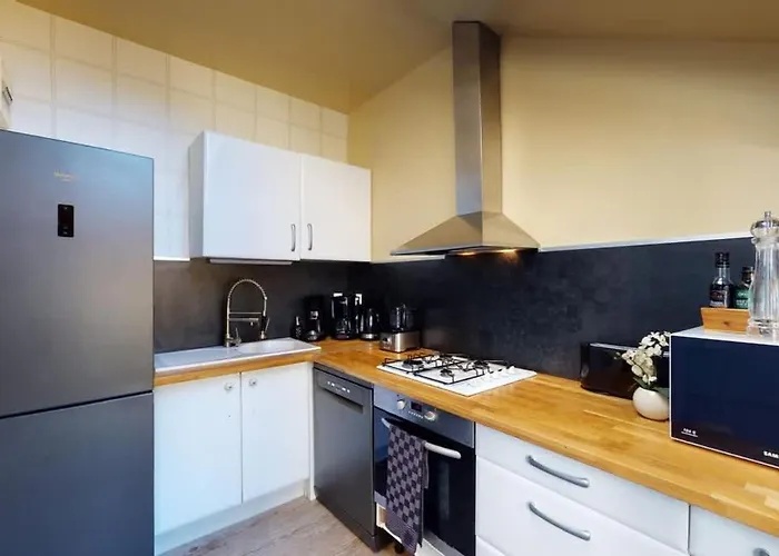 La Clef Decamp Et Cour Paradis 22 Pers Billard 20 Min * Villedieu-les-Poeles-Rouffigny