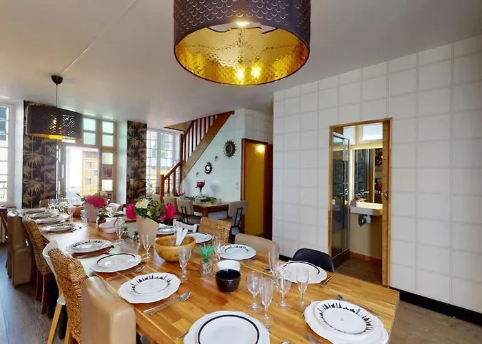 La Clef Decamp Et Cour Paradis 22 Pers Billard 20 Min * Villedieu-les-Poeles-Rouffigny