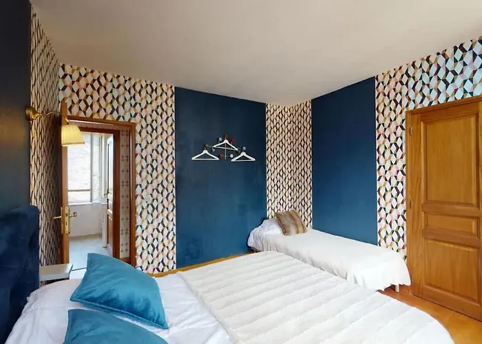 La Clef Decamp Et Cour Paradis 22 Pers Billard 20 Min *