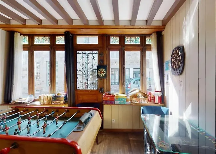 La Clef Decamp Et Cour Paradis 22 Pers Billard 20 Min