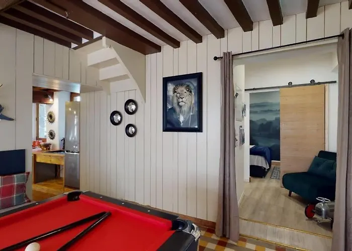 La Clef Decamp Et Cour Paradis 22 Pers Billard 20 Min *